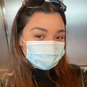 Meet your Posher, Alexia